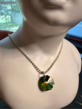 Green AB crystal on beaded chain. Necklace.
